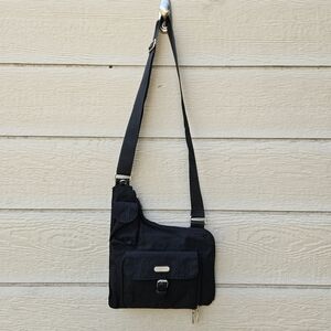 baggallini black sling bag